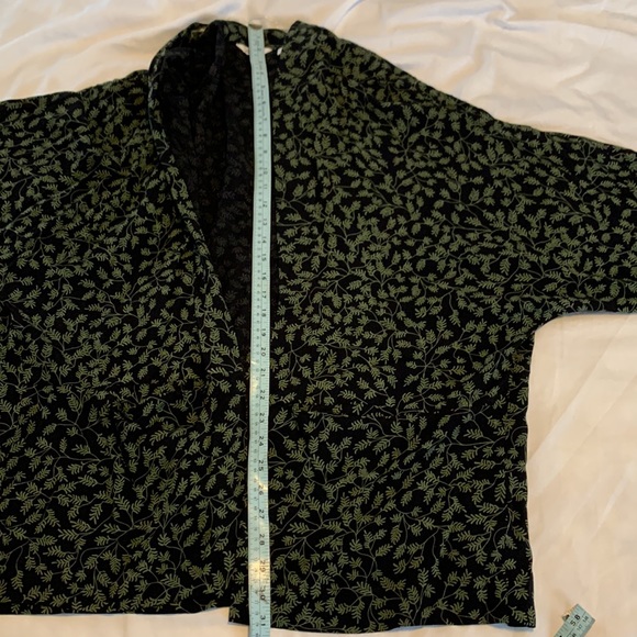 Kimono jacket, Green leaf print on black, Size L. - Picture 5 of 6